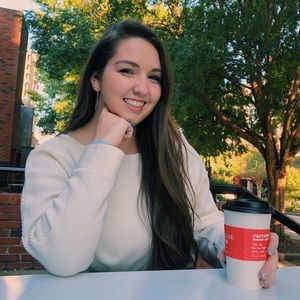 Meet your Posher, Claire